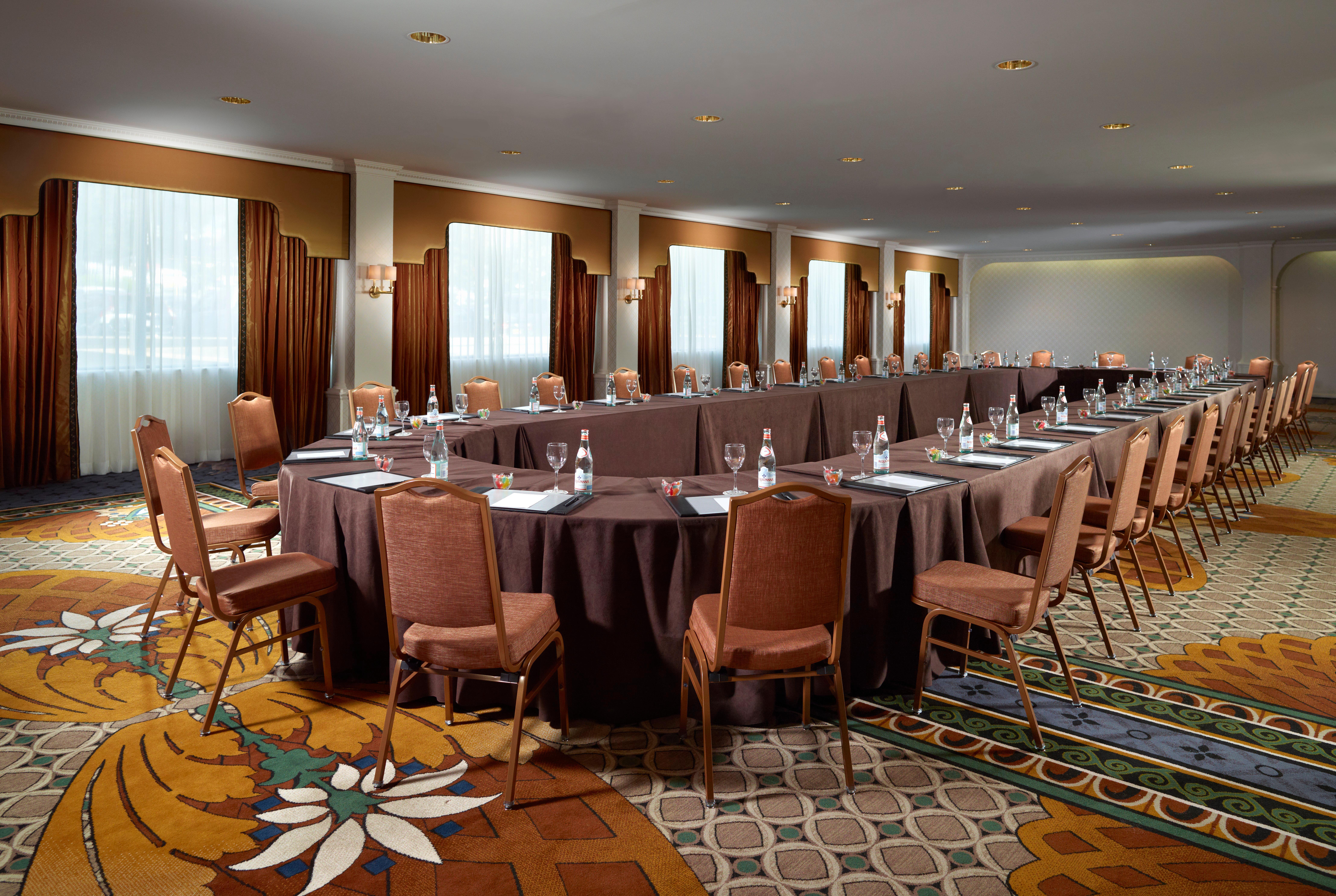 Omni Shoreham Hotel Washington Bagian luar foto