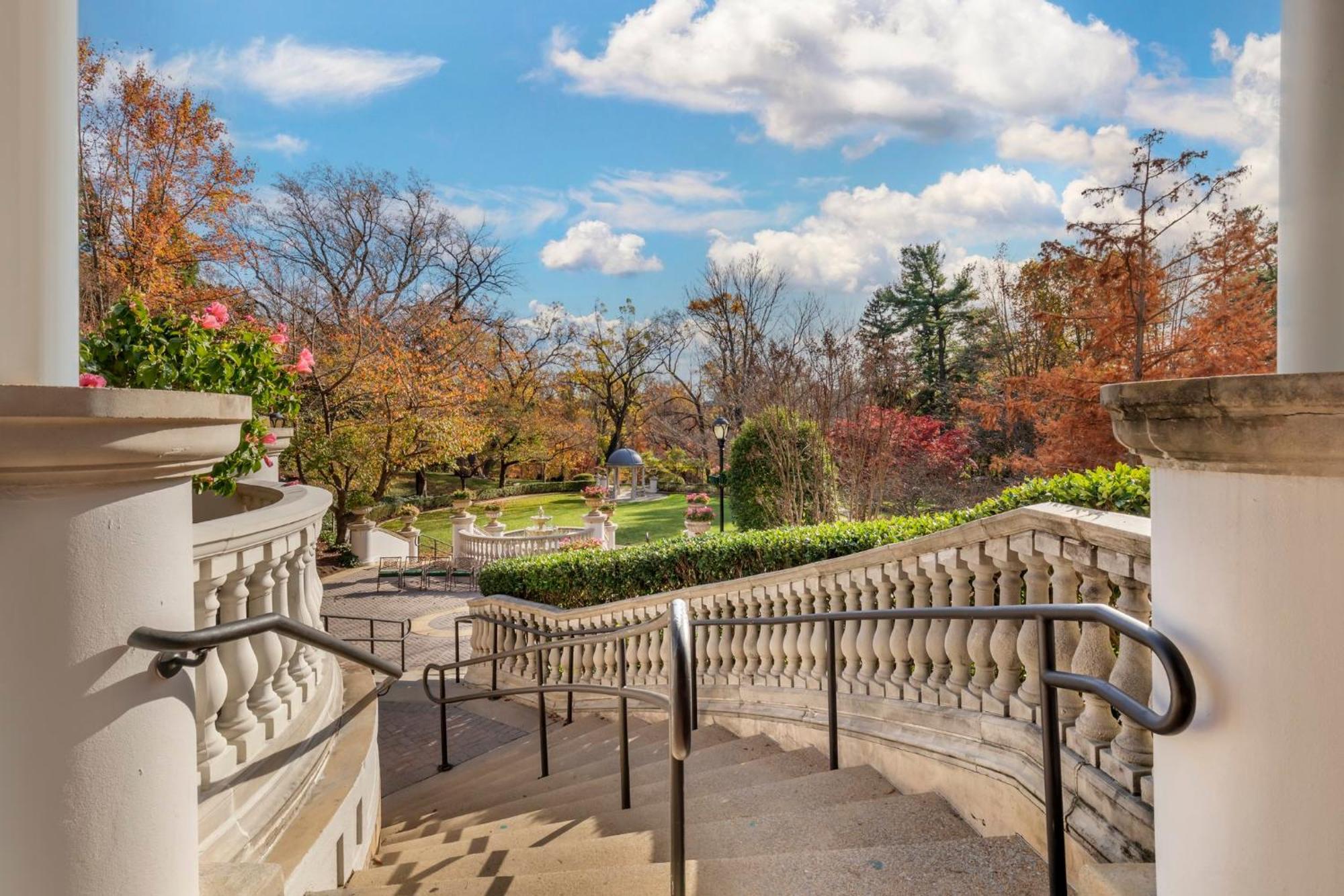Omni Shoreham Hotel Washington Bagian luar foto